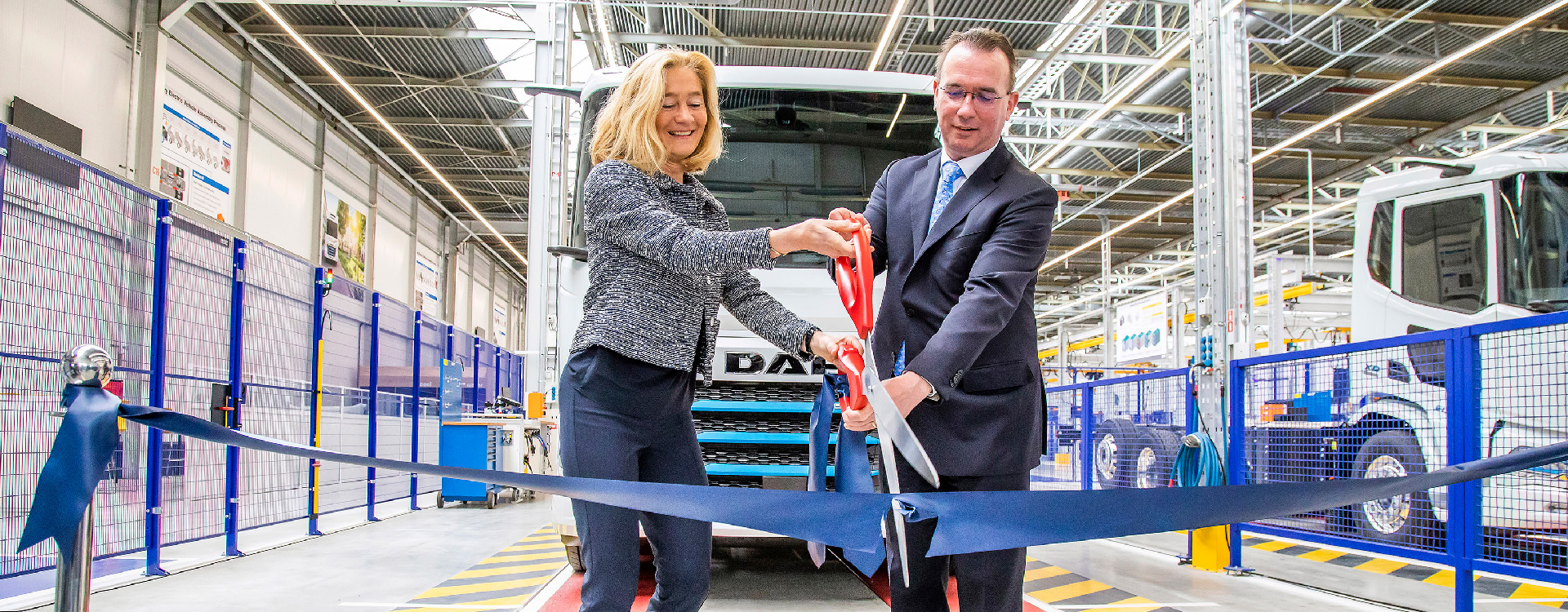 DAF-Electric-Assembly-opening