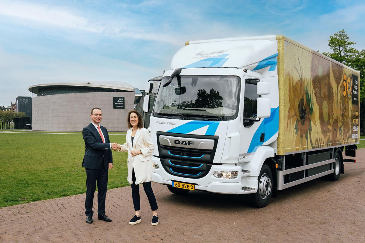 DAF-LF-Electric-for-Van-Gogh-Museum-in-Amsterdam-HH