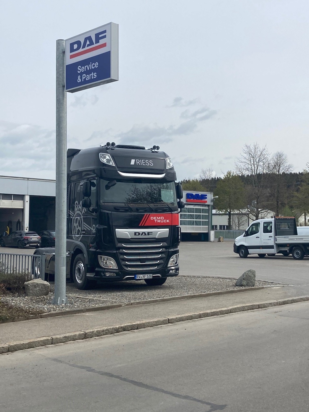 Riess-Truck-GmbH_-Leutkirch_Teil-2-rotated